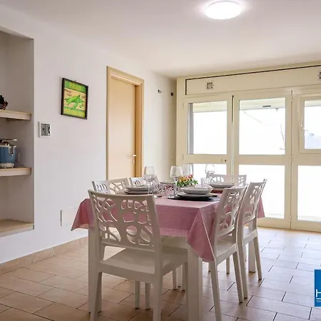 * *la Casa Sul Mare* *