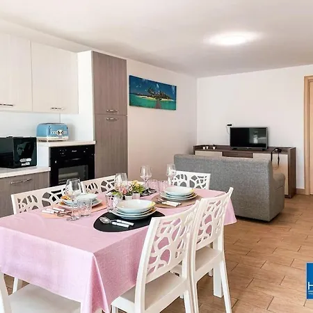 * *la Casa Sul Mare* Villa *